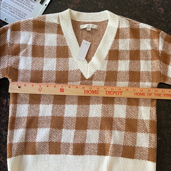 LOFT V-Neck Sweater in Brown and Cream Checkered - Picture 4 of 5